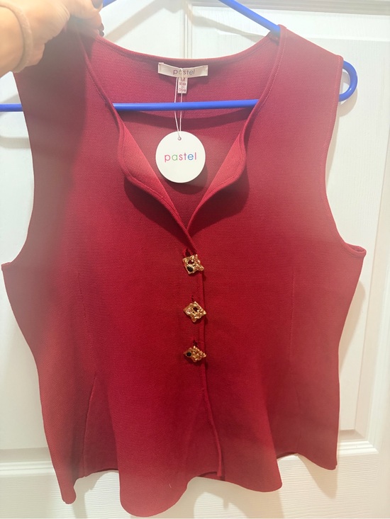 Pastels Tops - NWT Size M Pastel Women’s Sleeveless Red Knit Shell with Decorative Gold Buttons